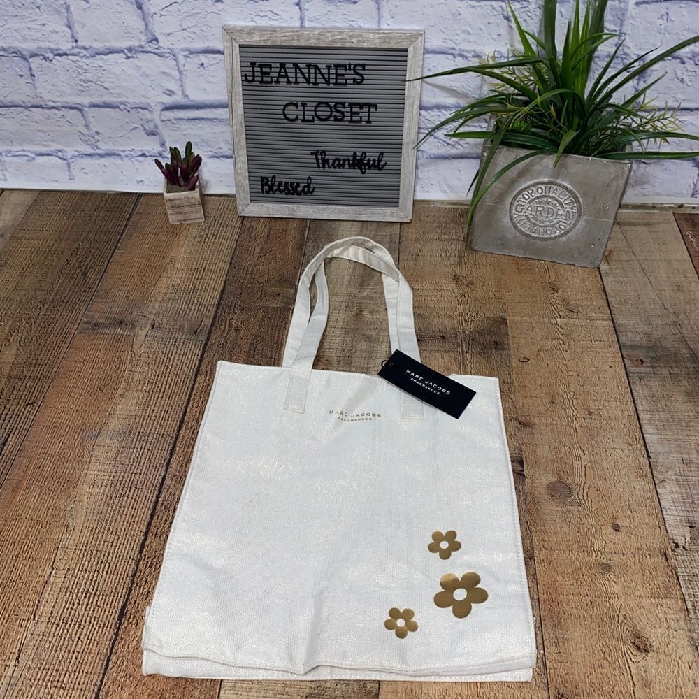 Marc Jacobs Tote Bag Fragrance Bag Off White with Gold Flowers Nwt
